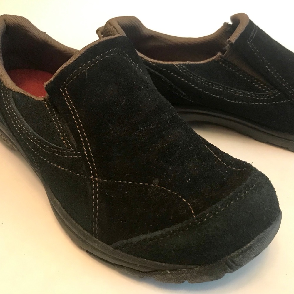 Unique Merrell Black Suede Moc